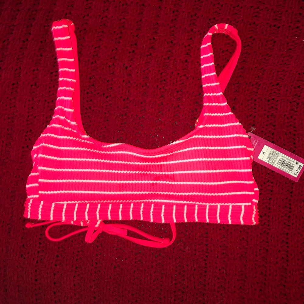 NWT bright pink bikini top 👙